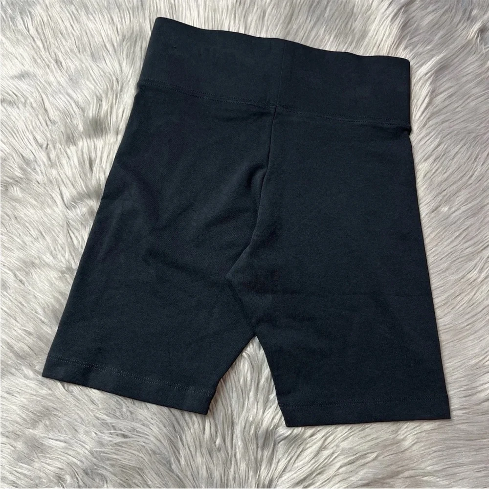 Nike Women’s Essential Black Bike Shorts Size Small